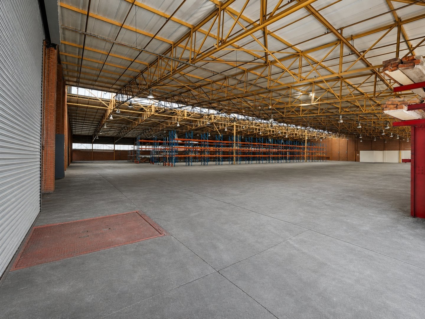 Commercial Property for rent in Honeydew Ridge, Roodepoort, 5358 m²