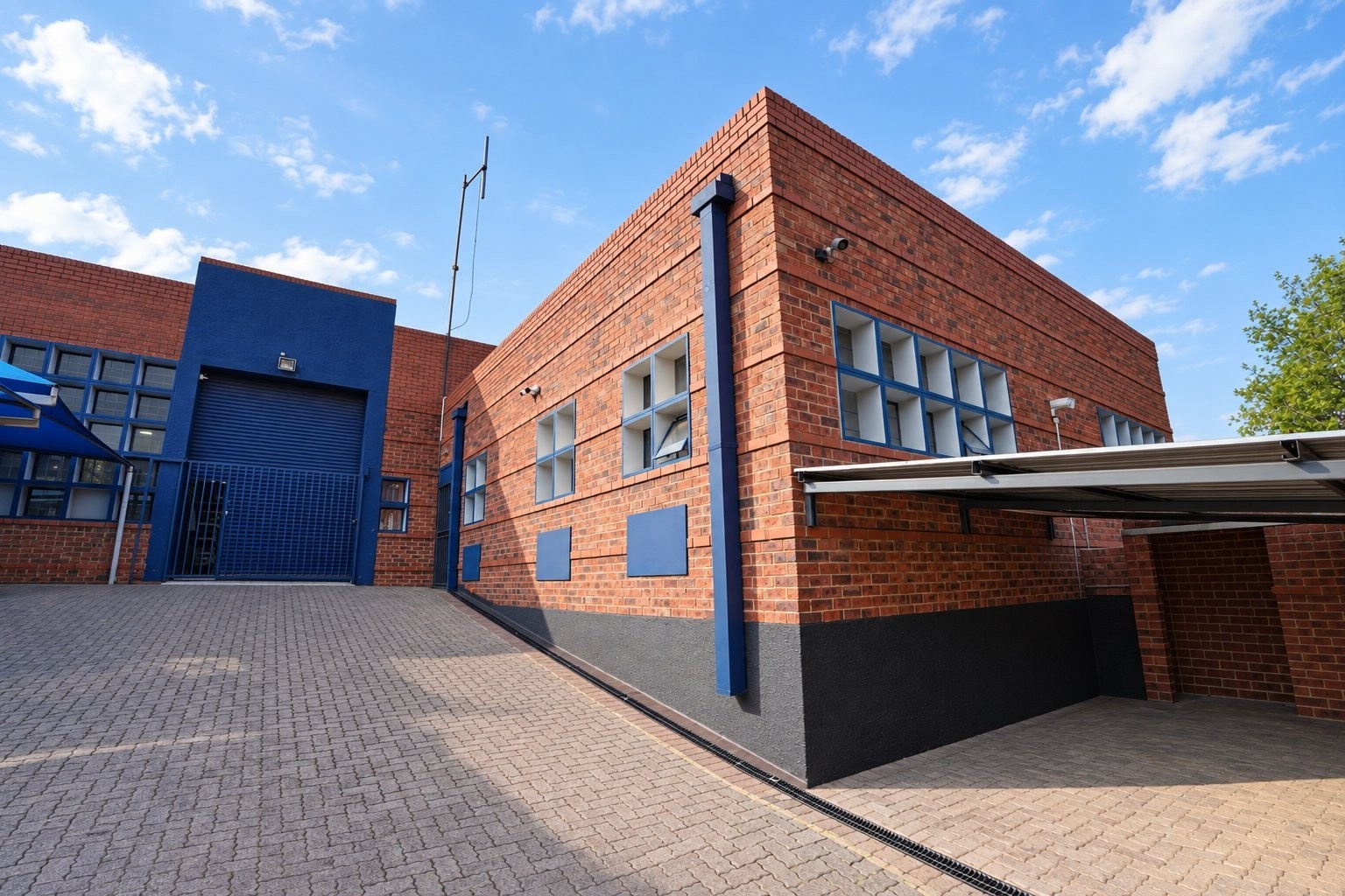 Commercial Property for rent in Marlboro, Sandton, 981 m²