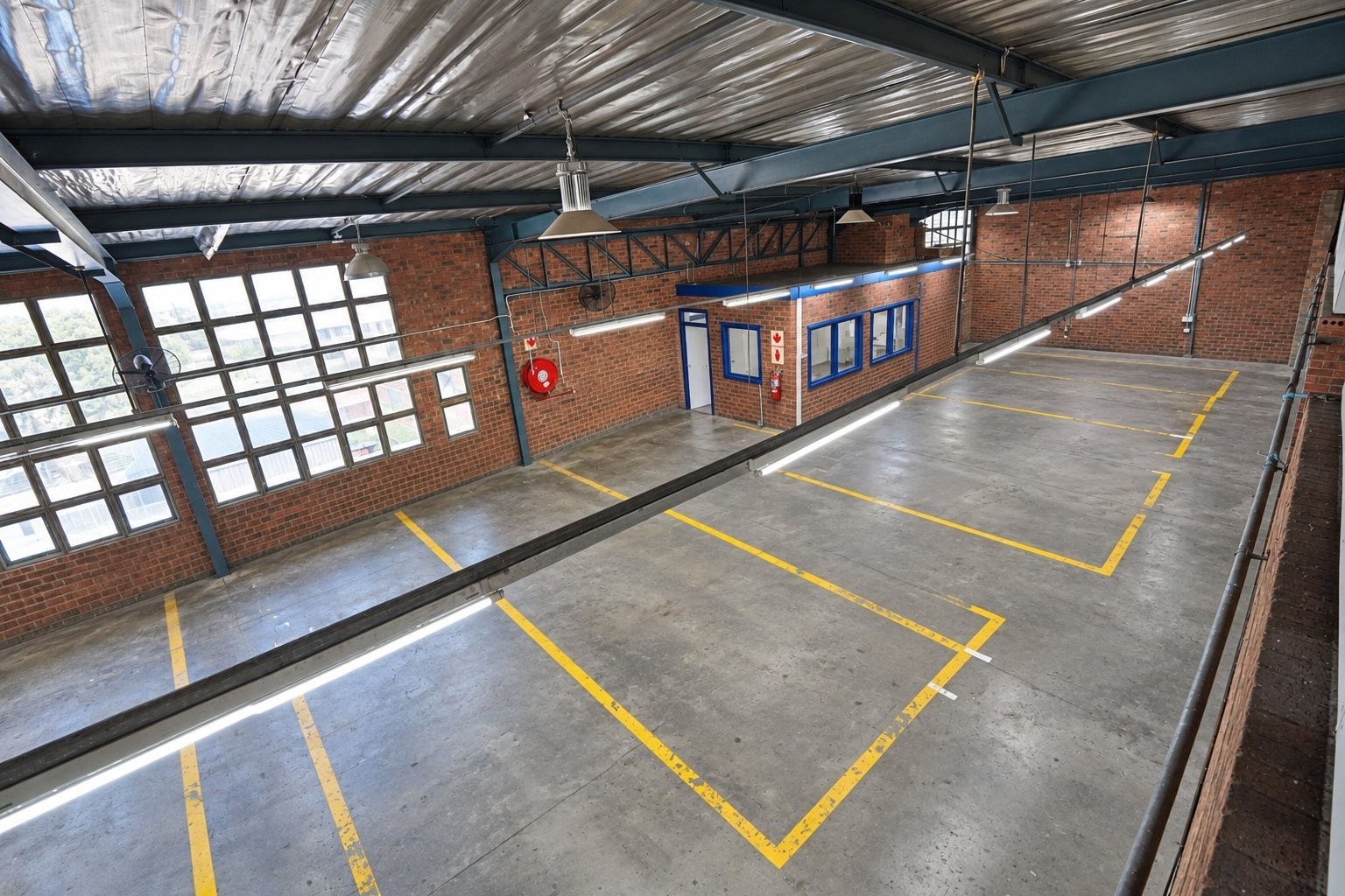 Commercial Property for rent in Marlboro, Sandton, 981 m²