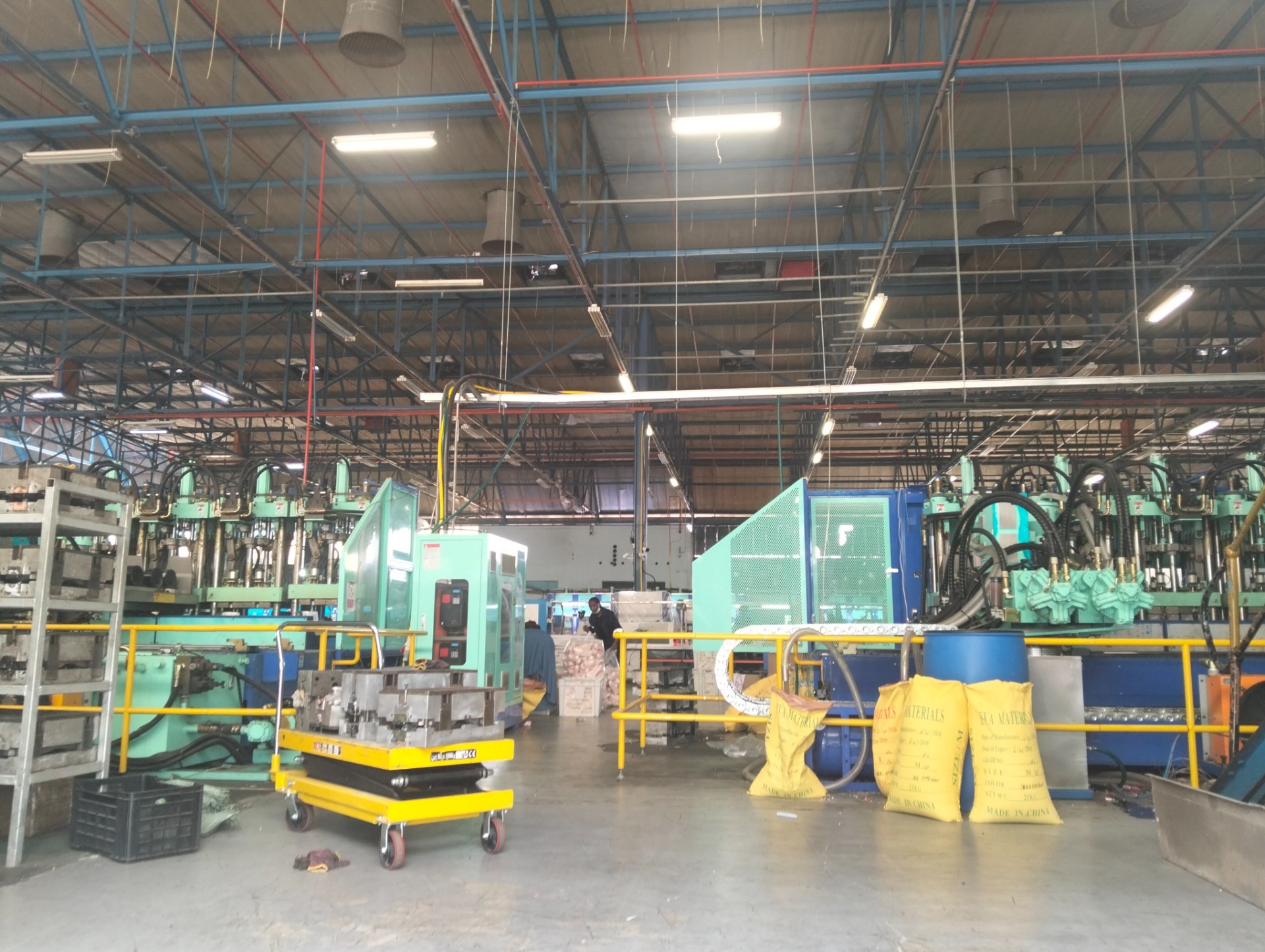 Industrial Property for rent in Westmead, Pinetown, KwaZulu Natal, 4970 m²