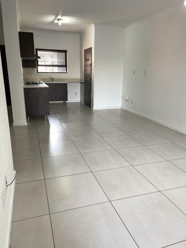 Apartment for sale in Fourways Gardens, Sandton, 94 m²