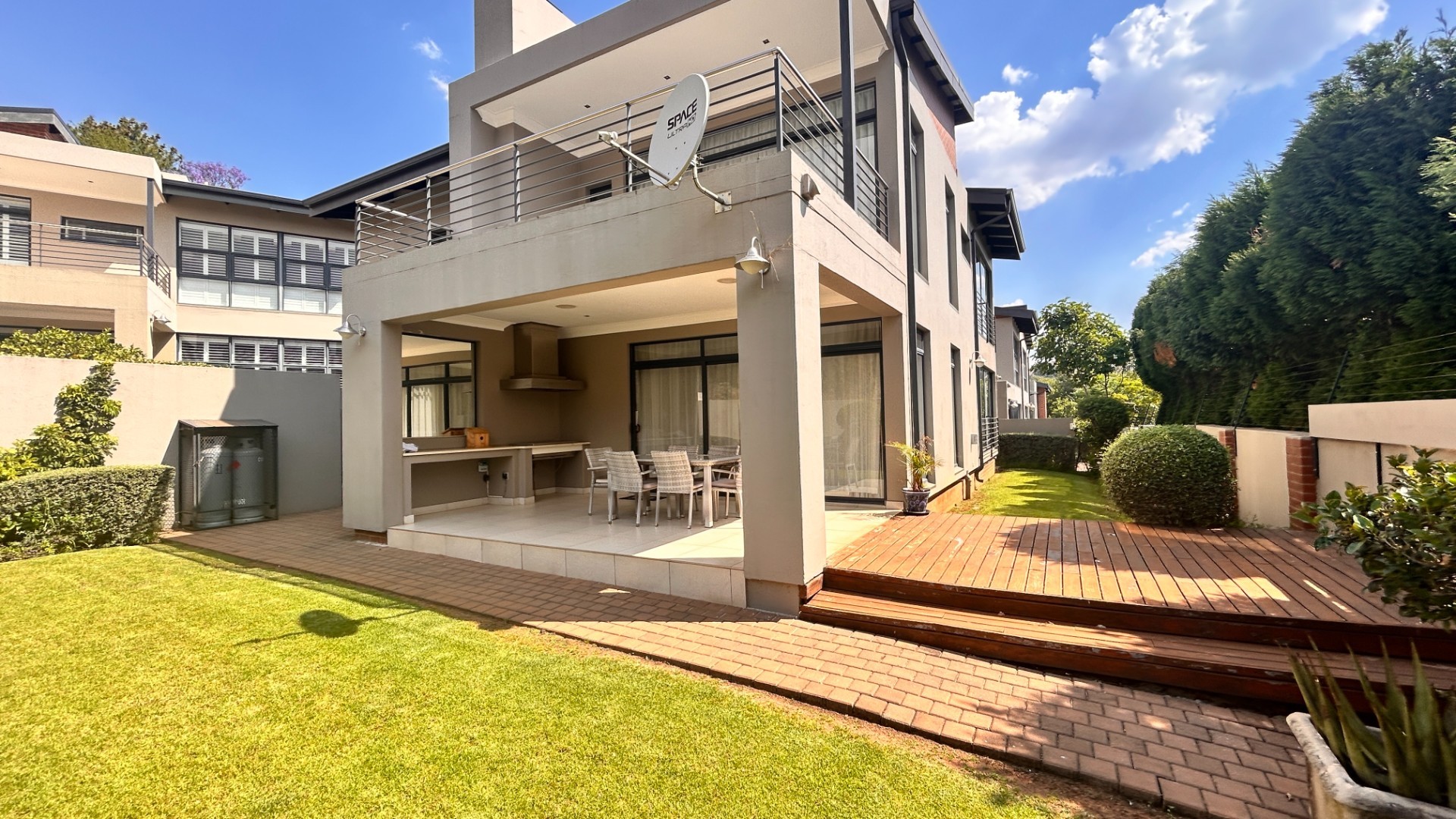 House for rent in Waterkloof, Pretoria, 361 m²