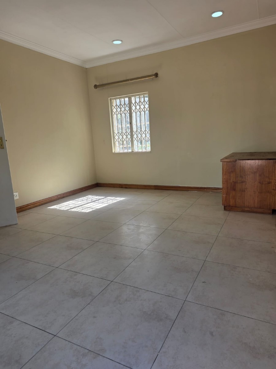 Cottage for rent in Observatory, Johannesburg