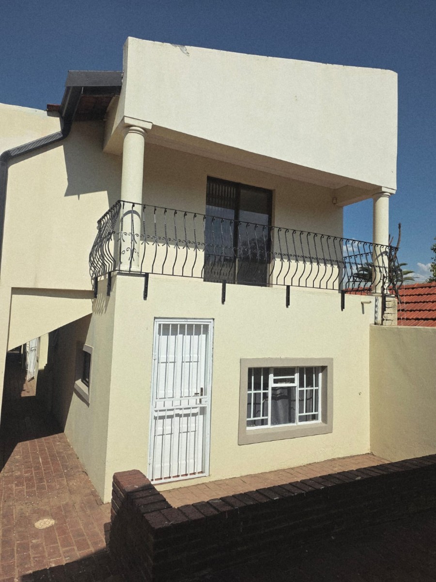 Cottage for rent in Observatory, Johannesburg
