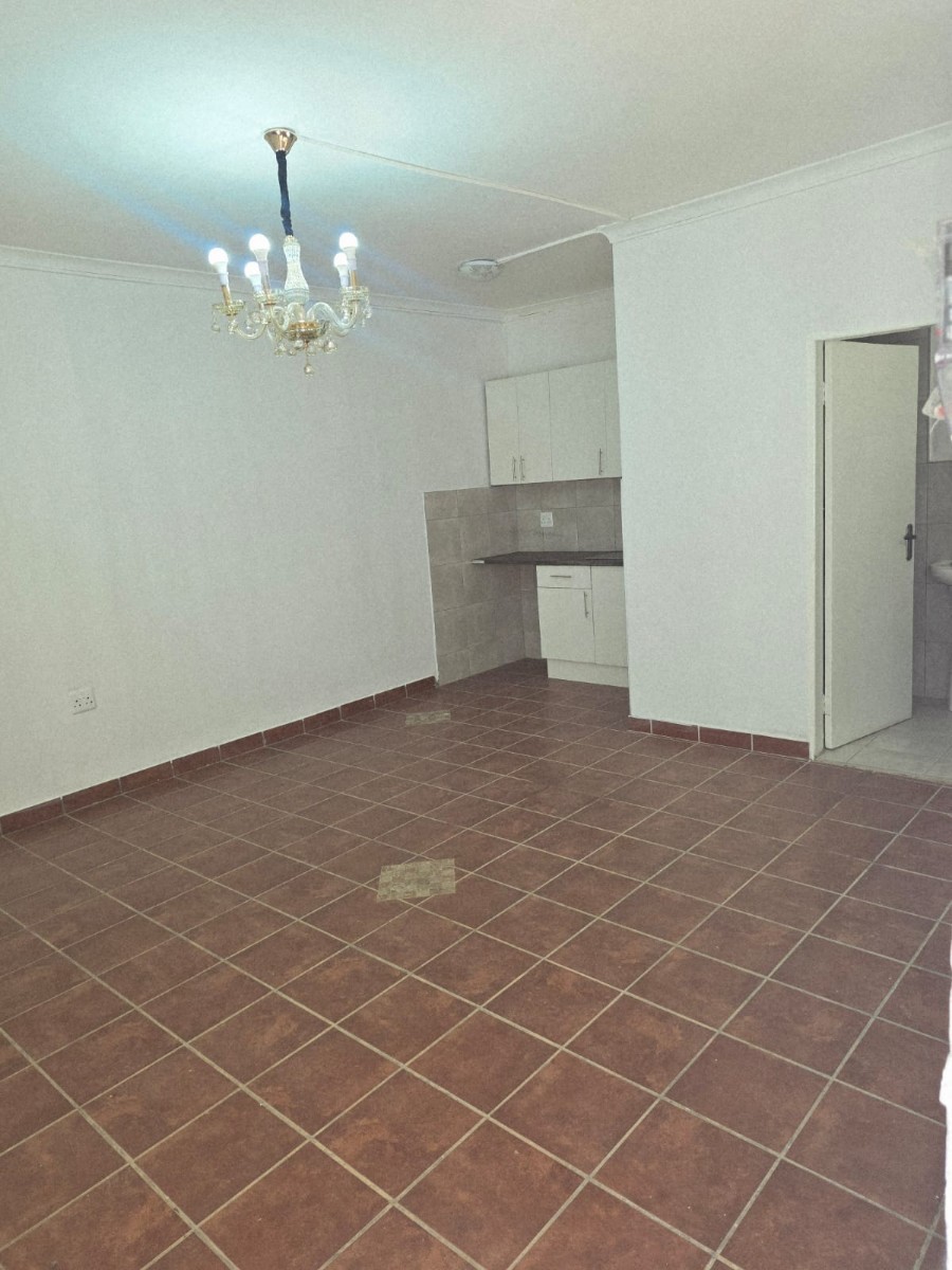 Cottage for rent in Observatory, Johannesburg