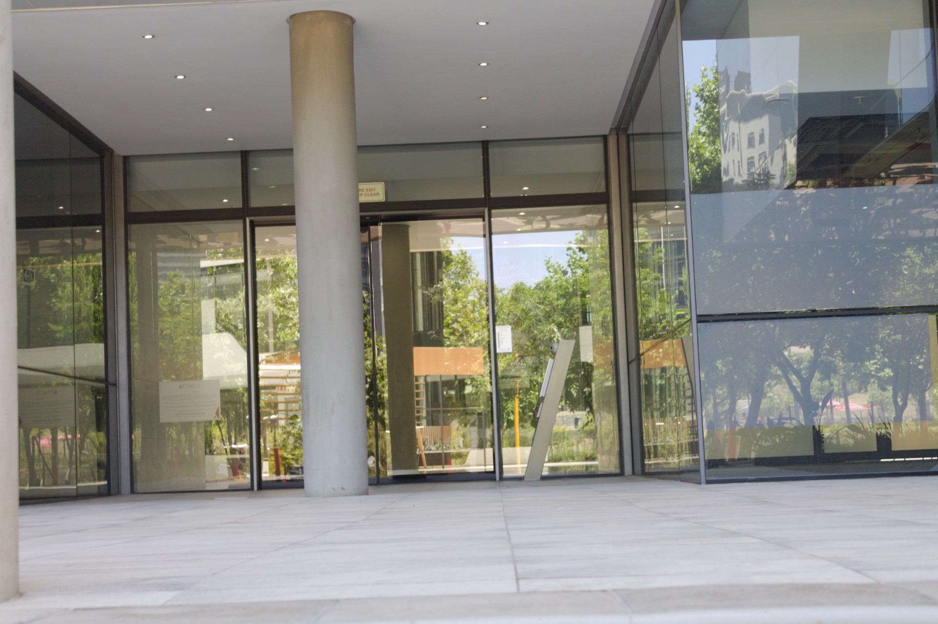 Commercial Property for rent in Waterfall, Midrand, 595 m²