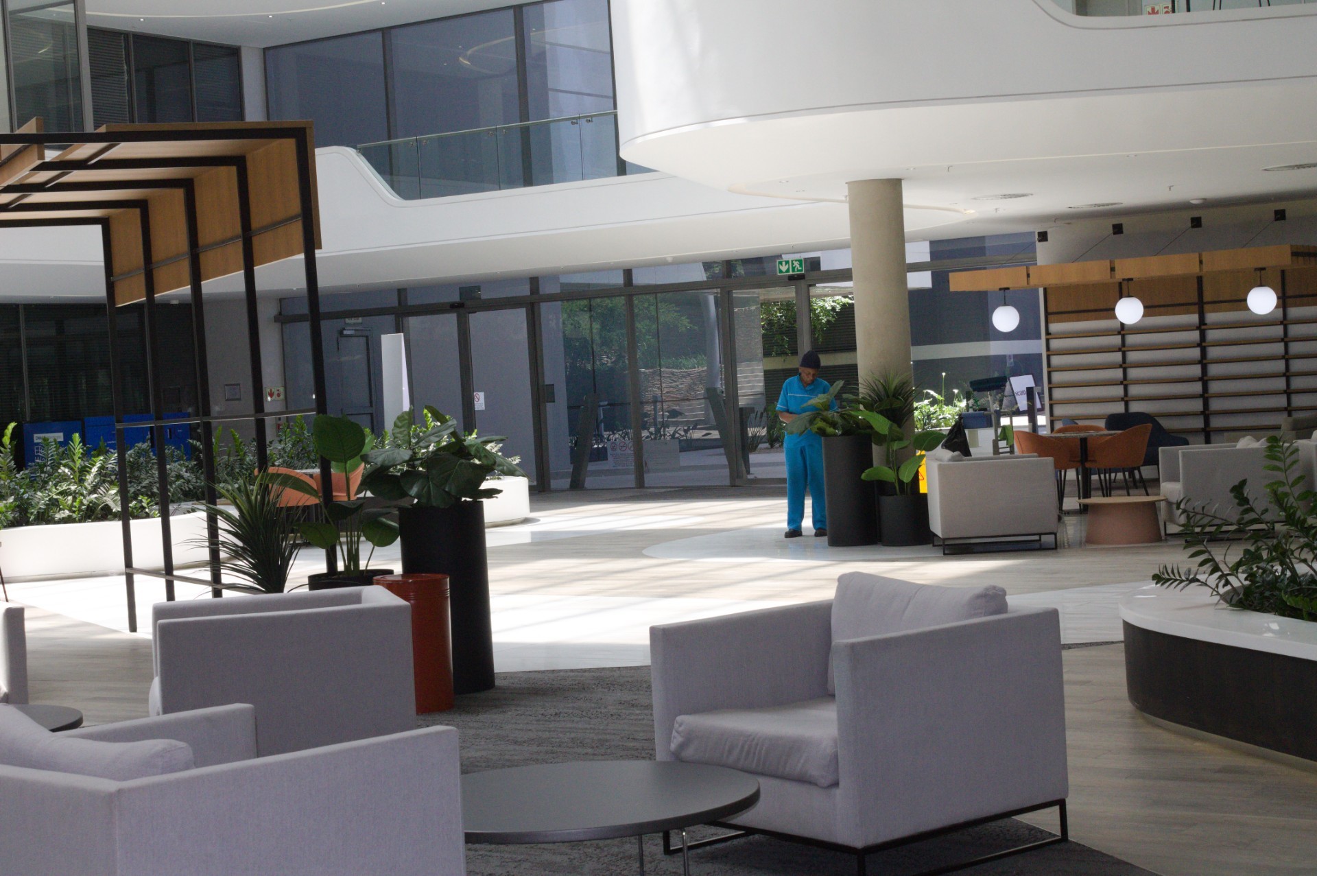 Commercial Property for rent in Waterfall, Midrand, 595 m²