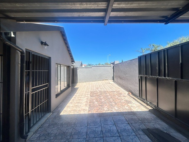 House for sale in Olievenhoutbosch, Centurion, 1460/9 Olievenhoutbosch (1st floor), Olievenhoutbosch, 19 Waltz, Olievenhoutbosch, Centurion, Gauteng, 92 m²