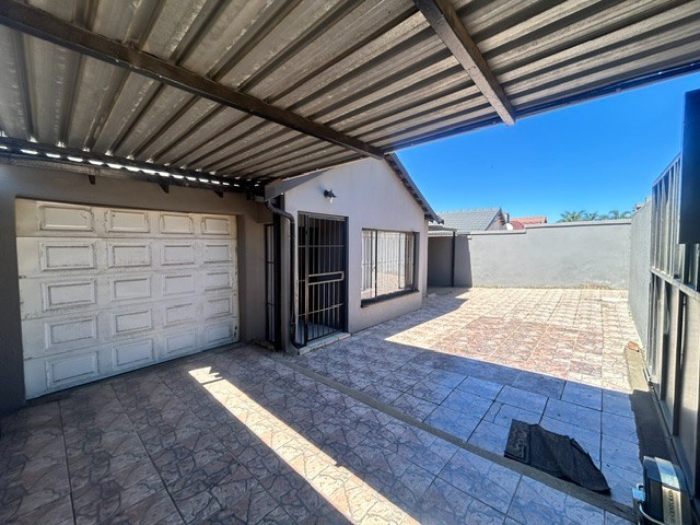 House for sale in Olievenhoutbosch, Centurion, 1460/9 Olievenhoutbosch (1st floor), Olievenhoutbosch, 19 Waltz, Olievenhoutbosch, Centurion, Gauteng, 92 m²