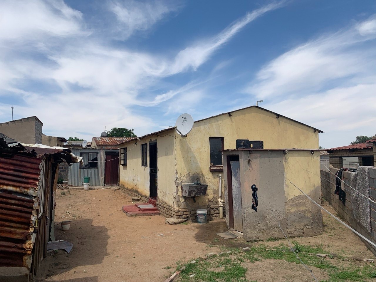 House for sale in Esiziba, Tembisa, 85 m²