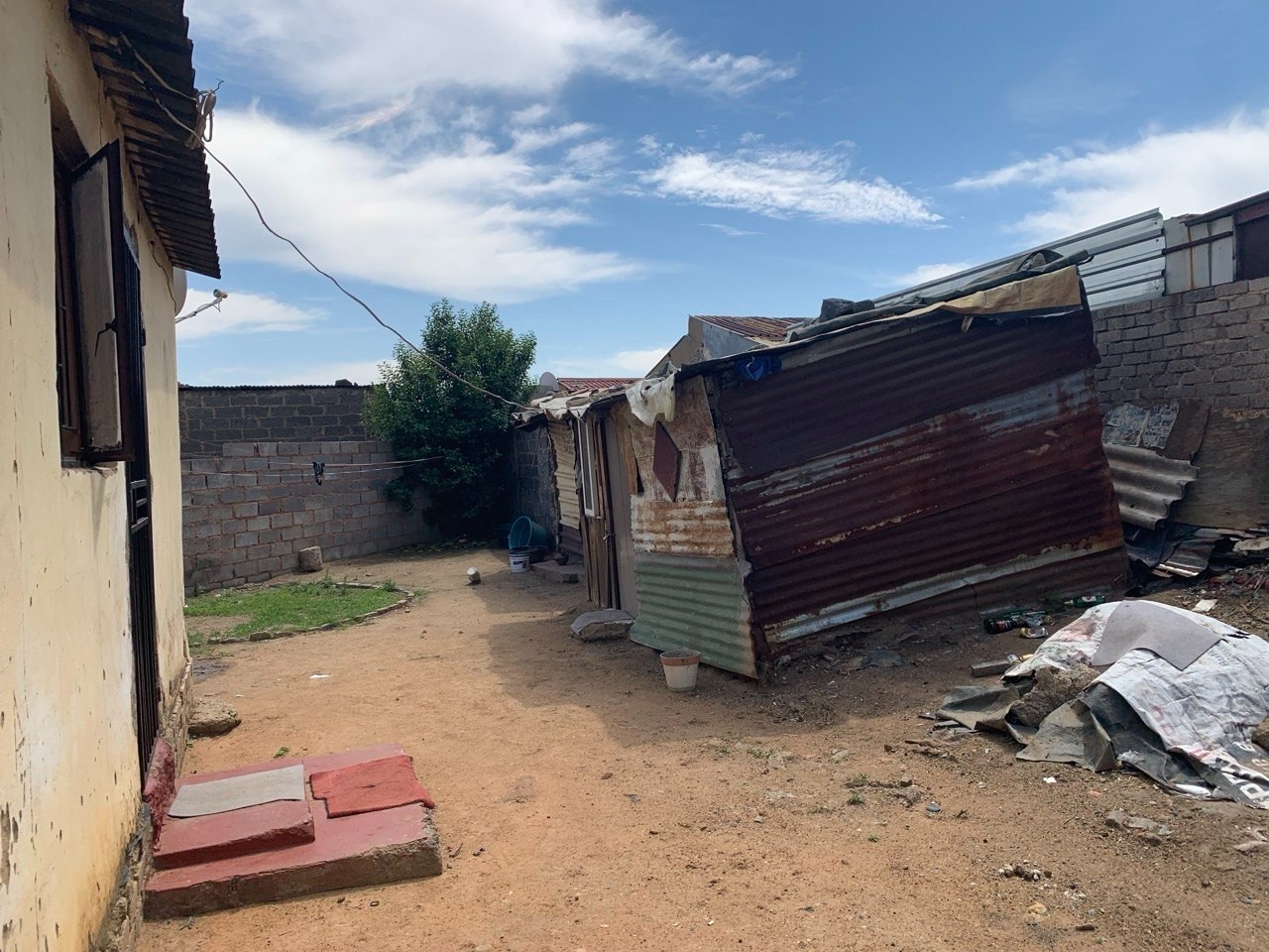 House for sale in Esiziba, Tembisa, 85 m²