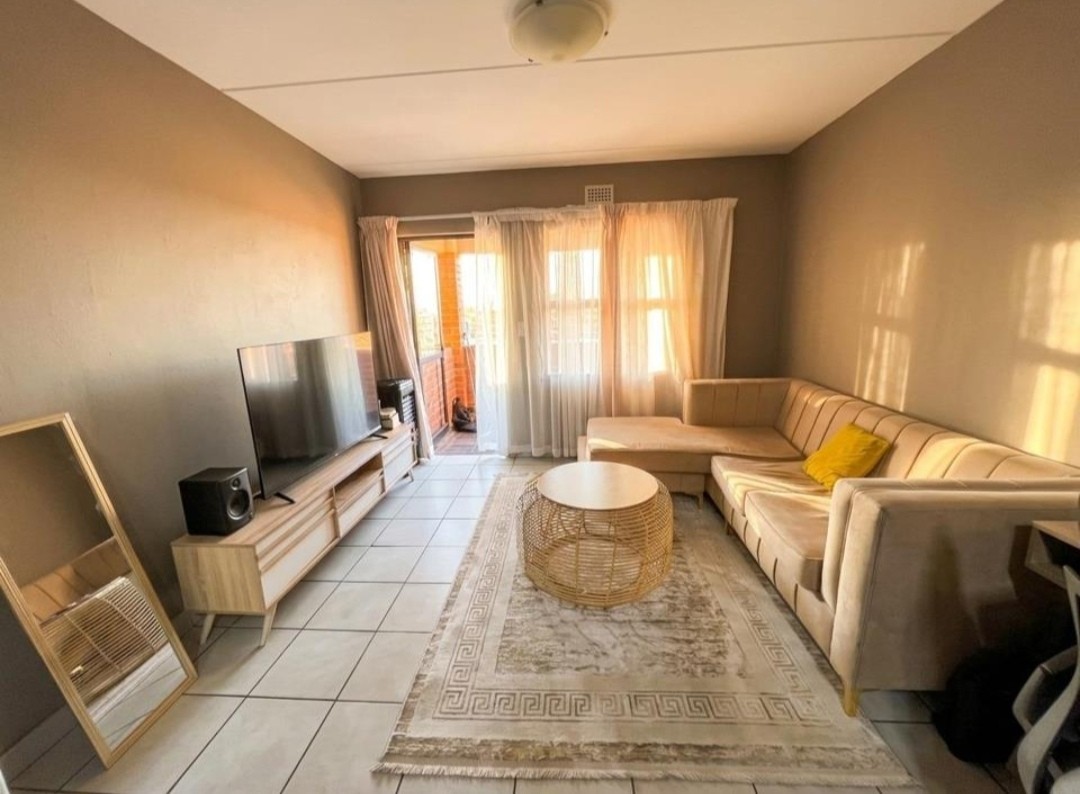 Apartment for sale in Heuweloord, Centurion, 54 m²