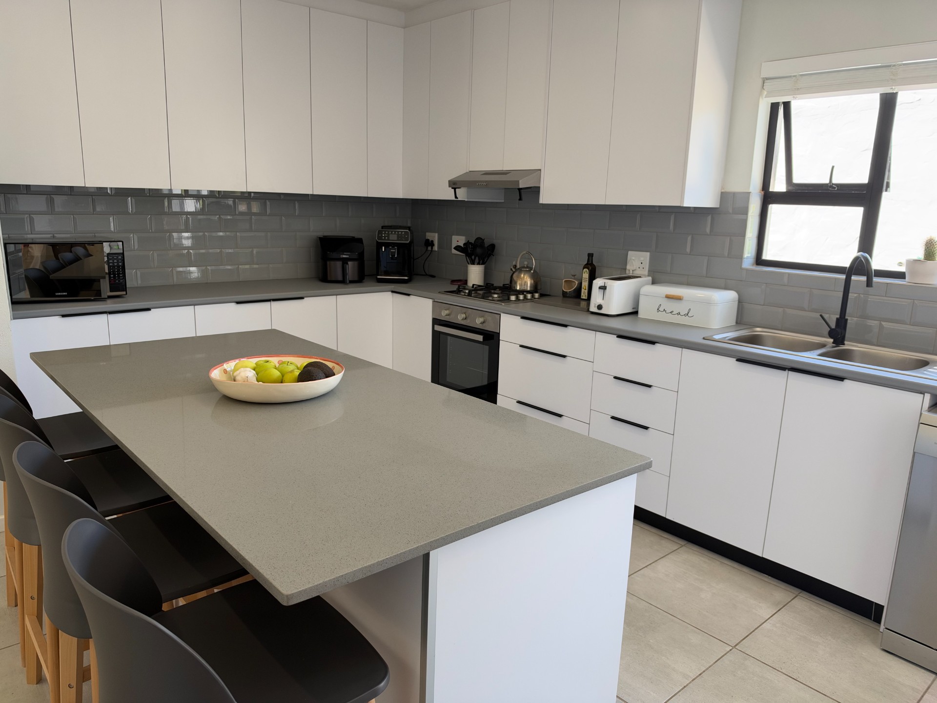 House for sale in Kenridge, Bellville, 244 m²