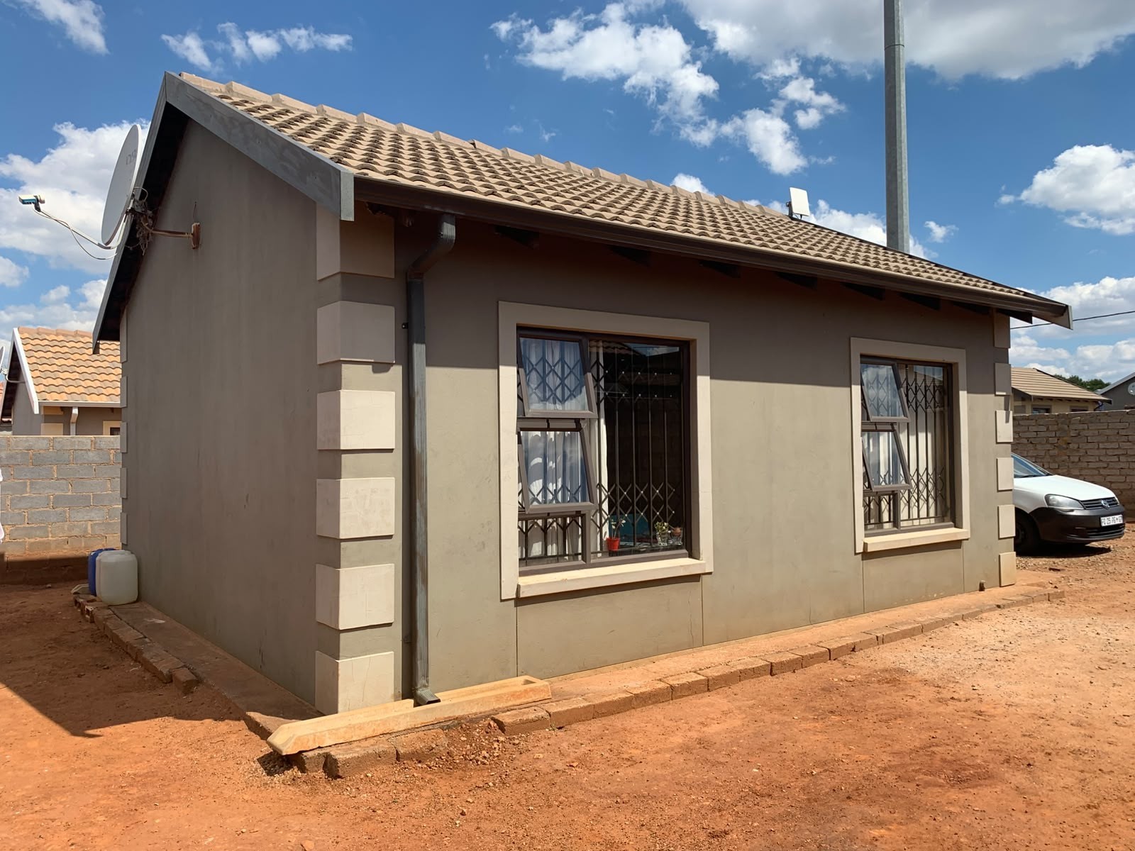 House for sale in Toekomsrus, Randfontein, 250 m²