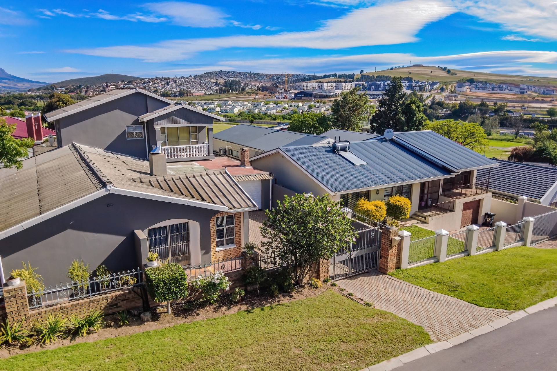 House for sale in Cloetesville, Stellenbosch, 228 m²