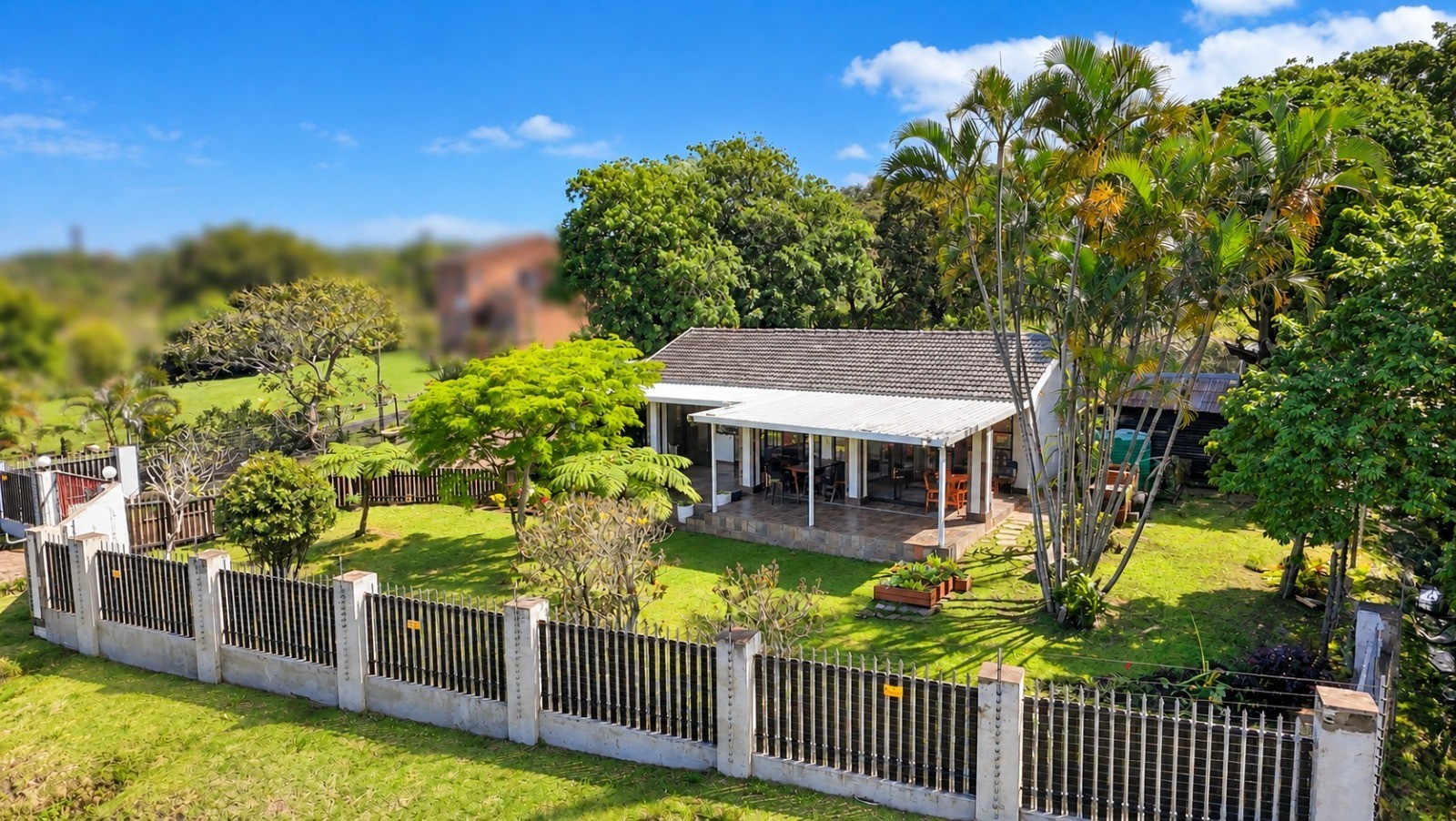 House for sale in Palm Beach, Port Edward, KwaZulu Natal, 120 m²