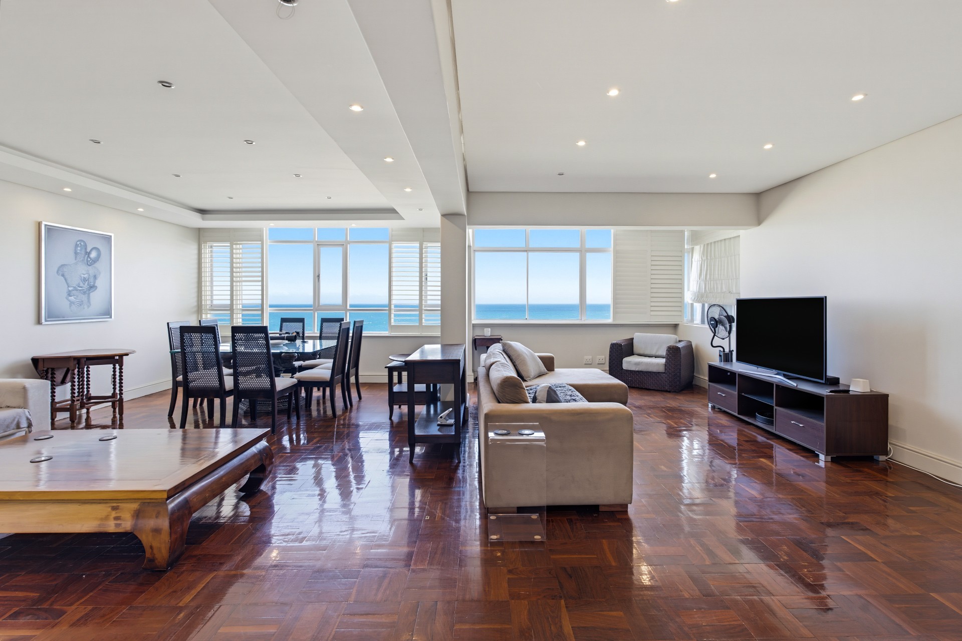 Apartment for rent in Sea Point, Cape Town, 200 m²