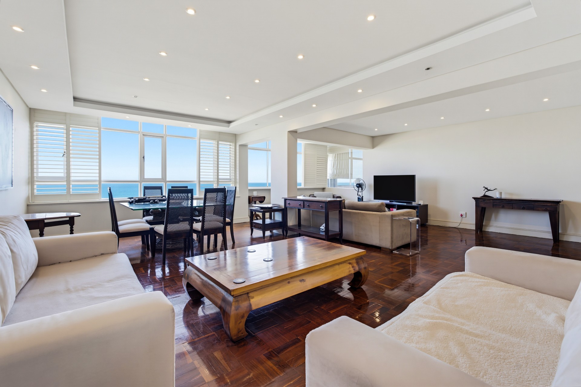 Apartment for rent in Sea Point, Cape Town, 200 m²