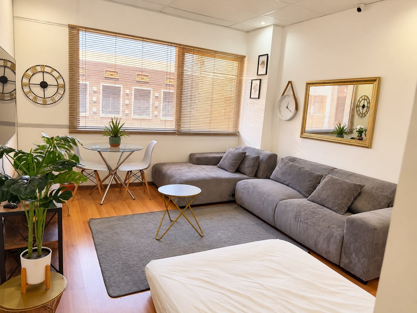 Apartment for sale in Marshalltown, Johannesburg, 39 m²