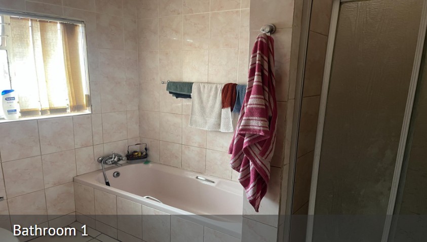 House for sale in Die Laning, Beaufort West, 1055 m²