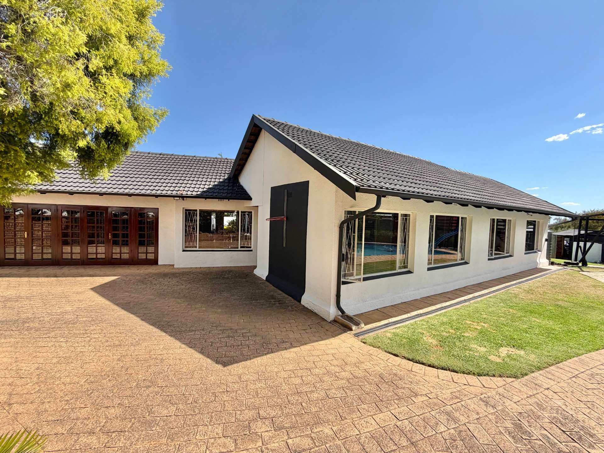 House for sale in Monument Park, Pretoria, 350 m²