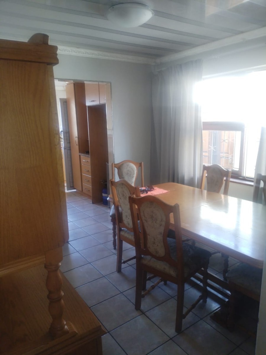 House for sale in Kwadwesi, Port Elizabeth, 235 m²
