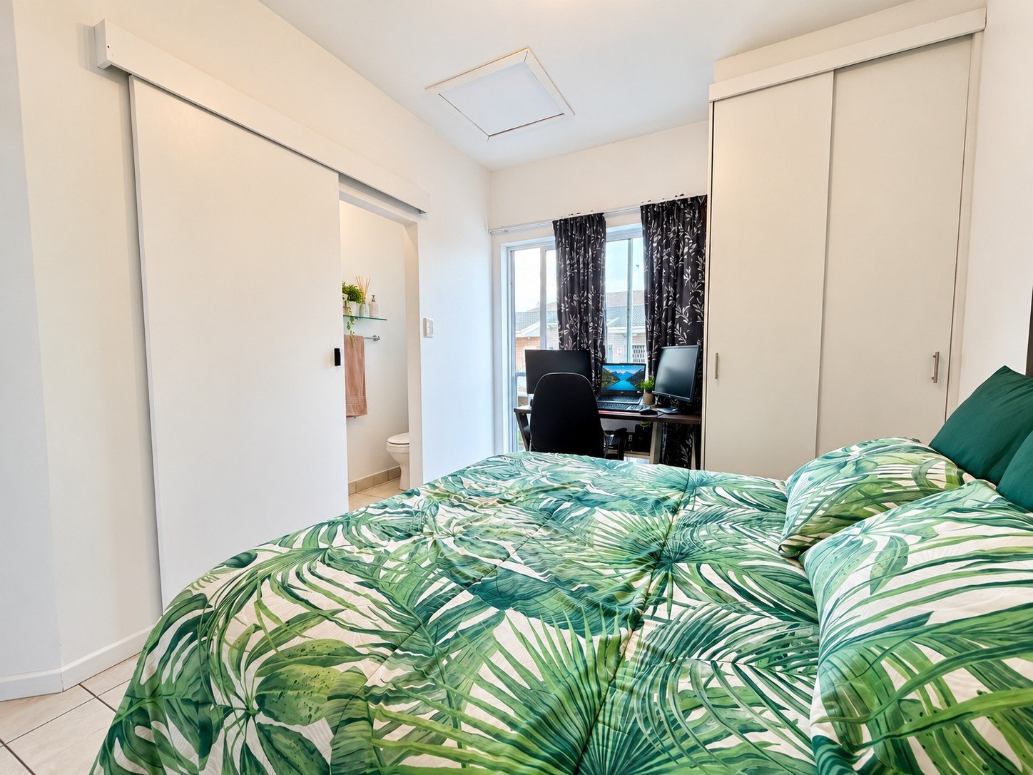 Apartment for rent in Table View, Blouberg, 27 m²
