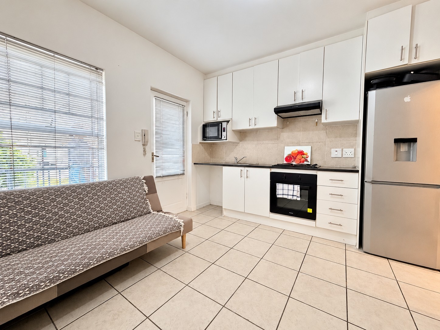 Apartment for rent in Table View, Blouberg, 27 m²