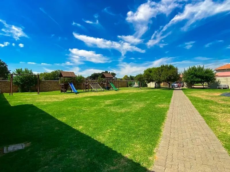 Apartment for sale in Comet, Boksburg, 4 SS Golden Oaks (1st floor), SS Golden Oaks, 471 Pretoria Road, Comet, Boksburg, Gauteng, 41 m²