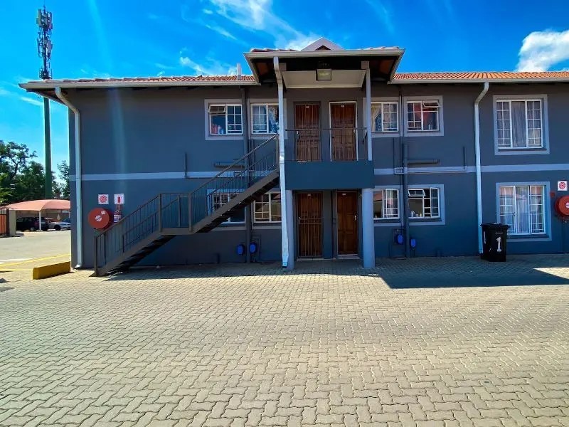 Apartment for sale in Comet, Boksburg, 4 SS Golden Oaks (1st floor), SS Golden Oaks, 471 Pretoria Road, Comet, Boksburg, Gauteng, 41 m²