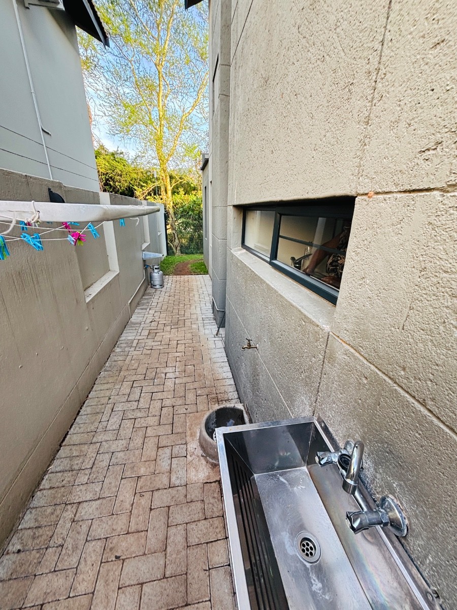 Townhouse for rent in Nelspruit Ext 6, Nelspruit, 145 m²