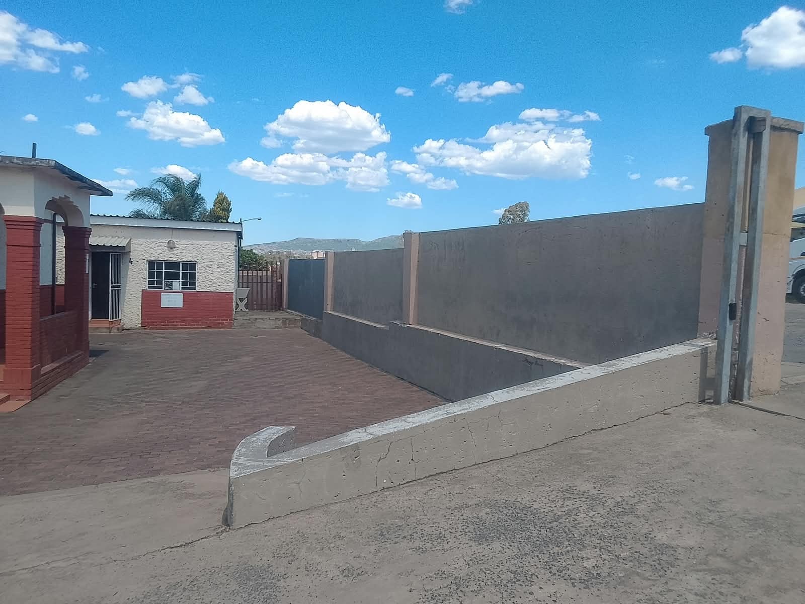 Apartment Block for sale in Dundee, KwaZulu Natal, 2741 m²