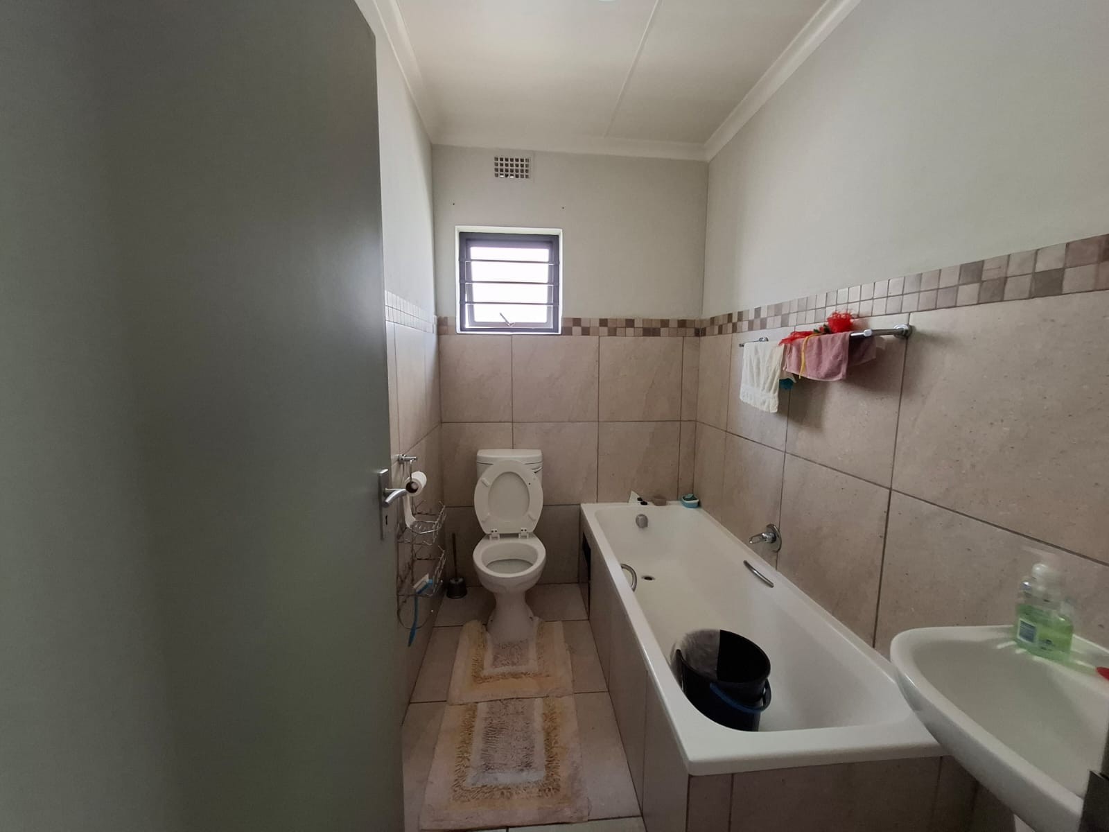 Apartment for rent in Leopard's Rest Security Estate, Albertsdal, Alberton