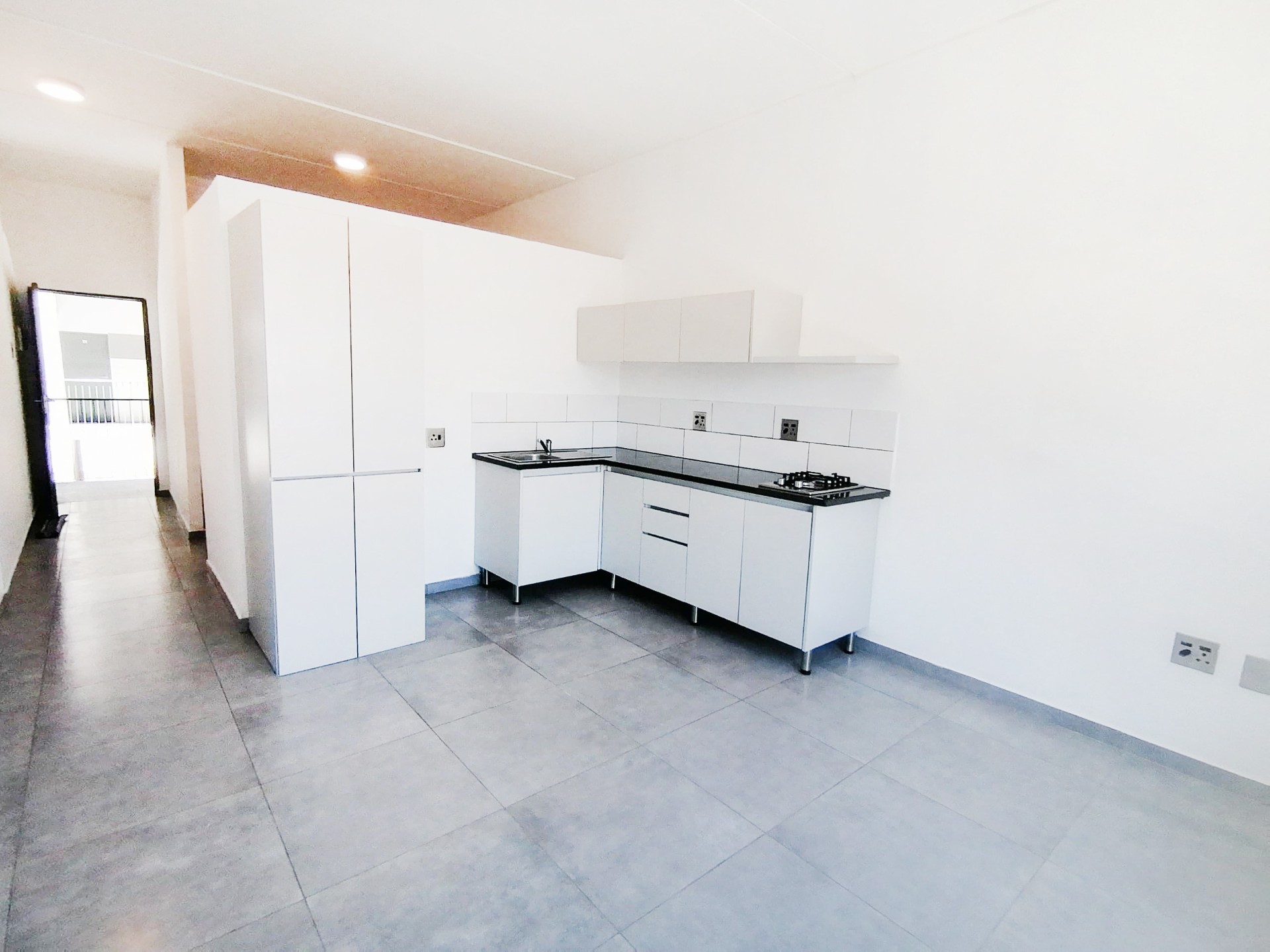 Apartment for sale in Ferndale, Randburg, 43 m²