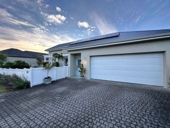 House for sale in George, Kraaibosch Country Estate, 5 Palmiet Close, George, Western Cape, 225 m²