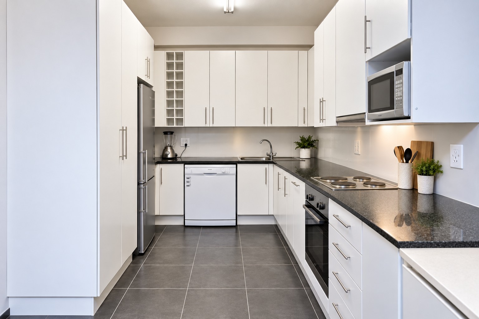 Townhouse for rent in Illovo, Sandton, 132 m²