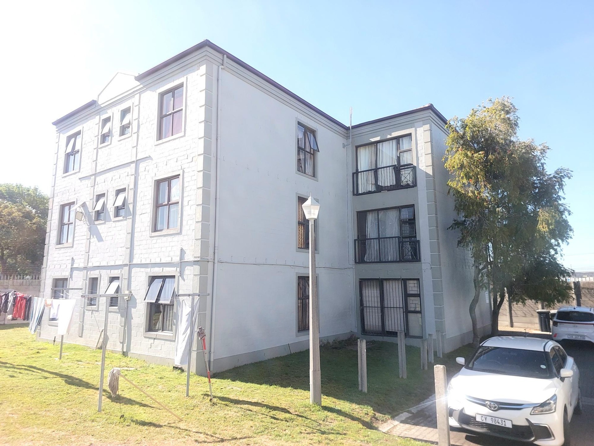 Apartment for sale in Sanlamhof, Bellville, 32 m²