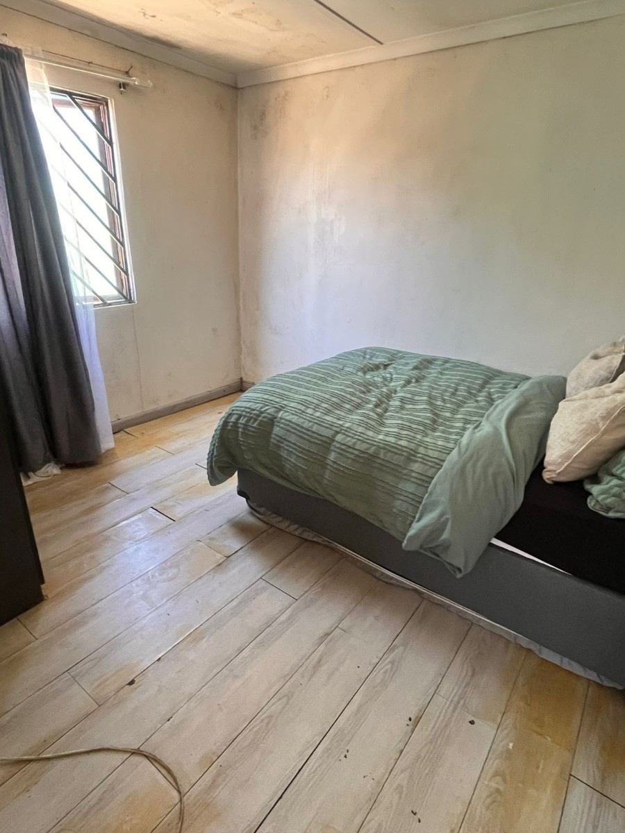 House for sale in Nonqubela, Khayelitsha, 90 m²