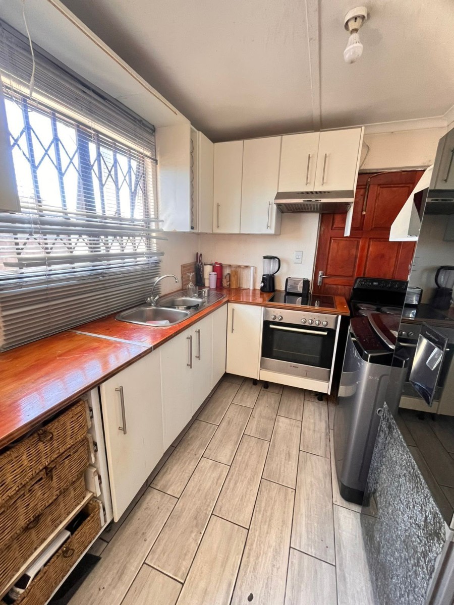 House for sale in Nonqubela, Khayelitsha, 90 m²