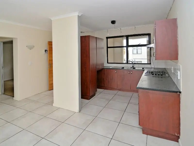 Apartment for sale in Comet, Boksburg, 163 SS Golden Oaks Estate (2nd floor), SS Golden Oaks Estate, 2 55 Pretoria Road in Boksburg, Comet, Boksburg, Gauteng, 61 m²