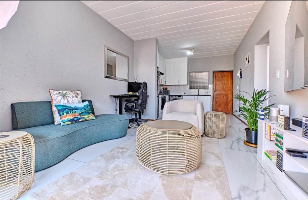 Apartment for sale in Constantia Kloof, Roodepoort
