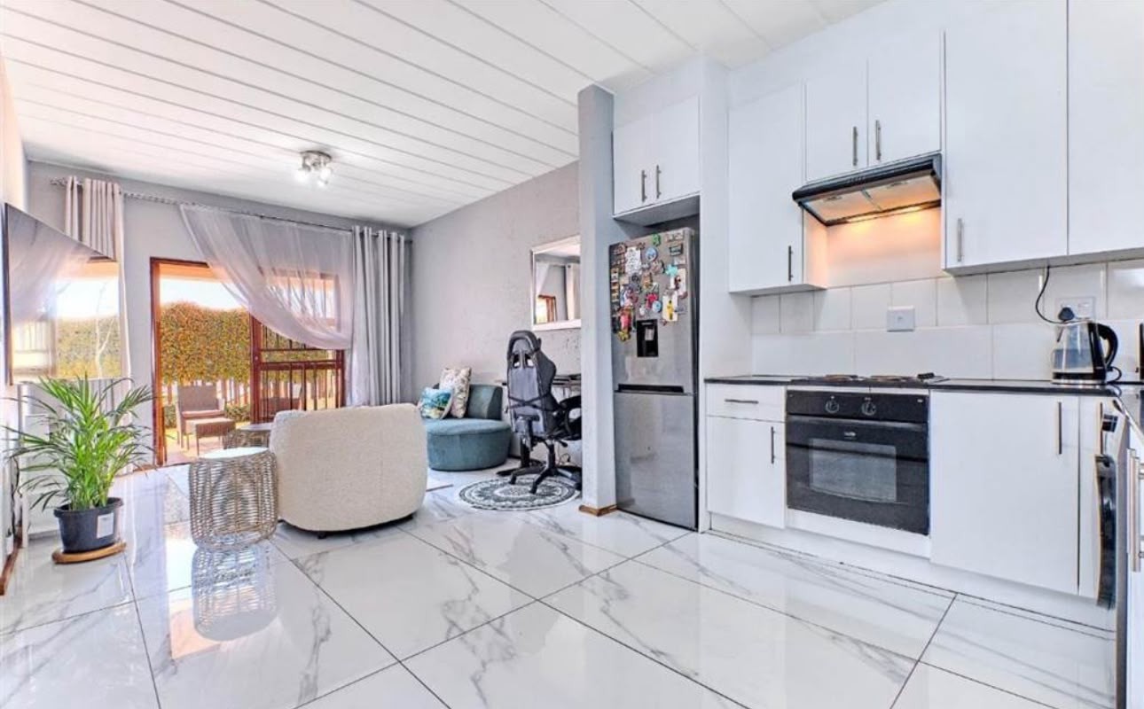 Apartment for sale in Constantia Kloof, Roodepoort
