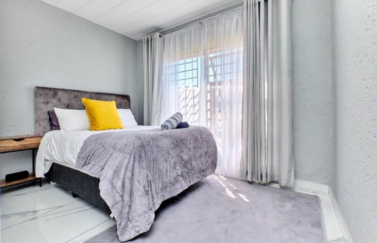 Apartment for sale in Constantia Kloof, Roodepoort