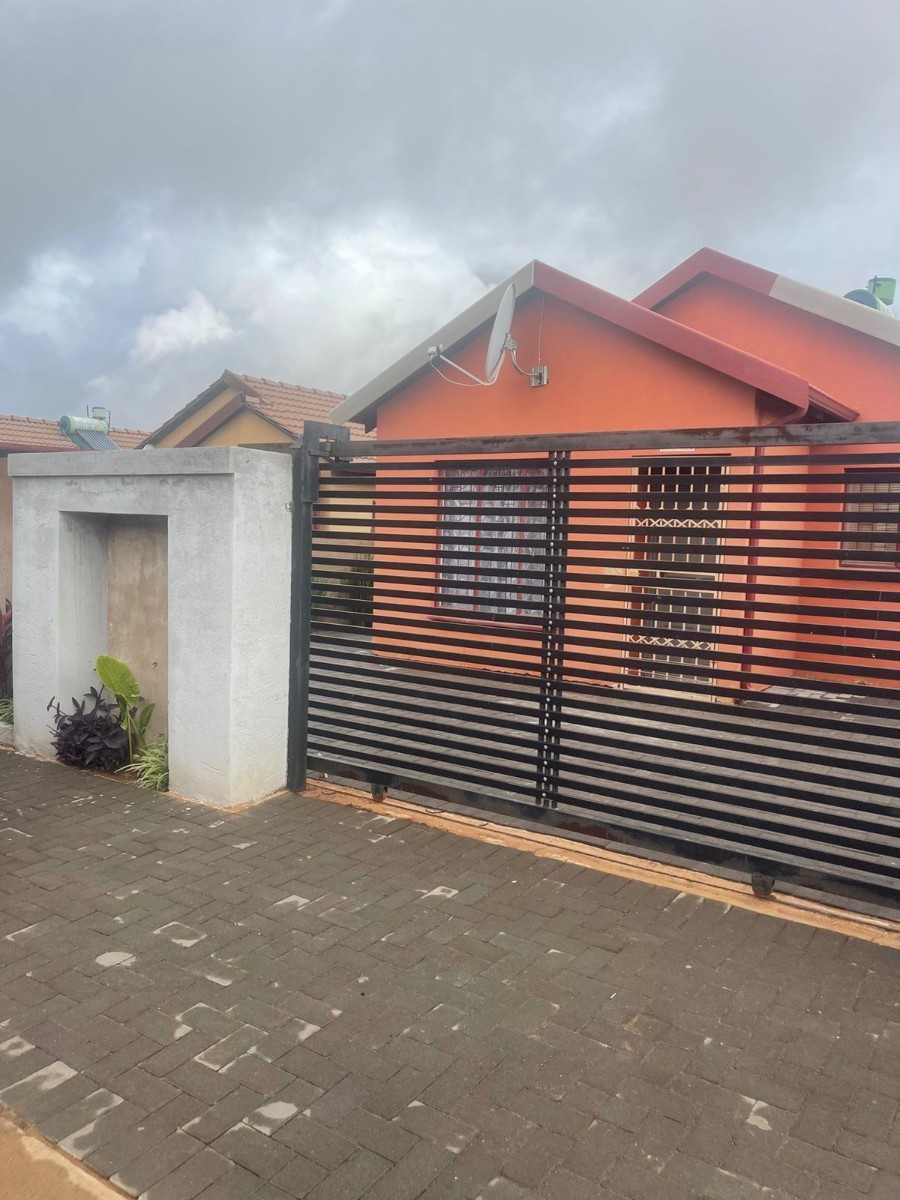 House for rent in Soshanguve VV, Soshanguve, 285 m²