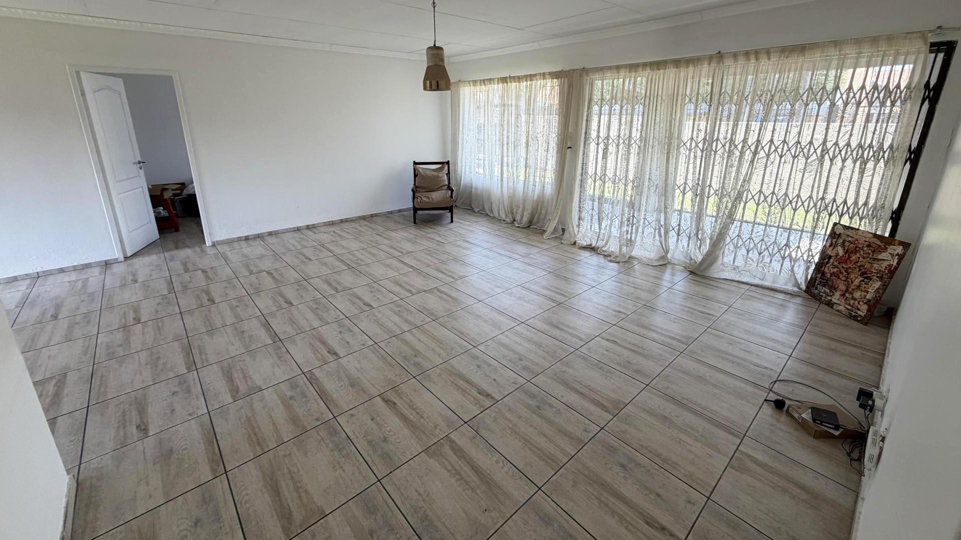 House for sale in Sonneveld, Brakpan, 120 m²