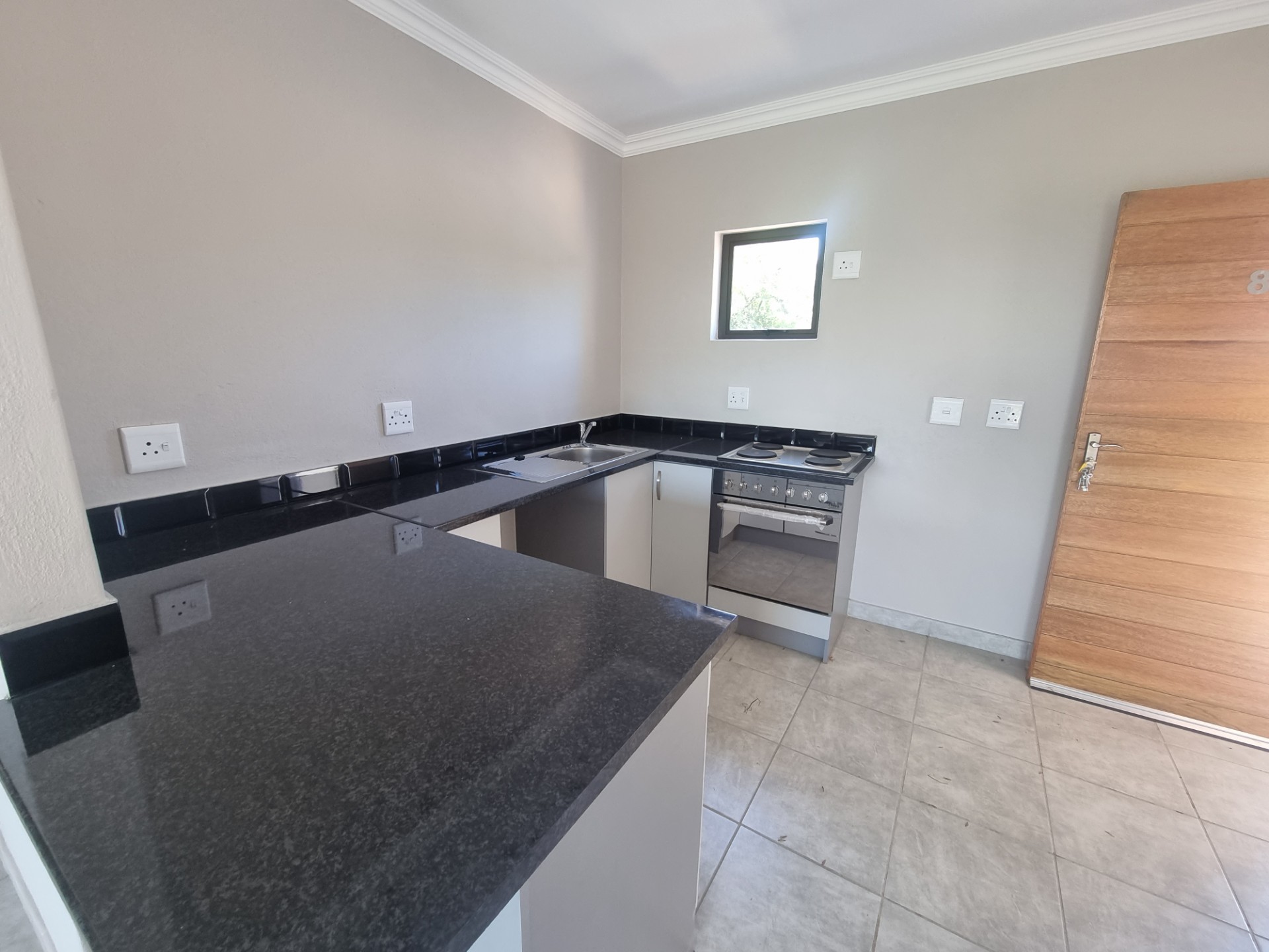 Apartment for sale in Stonehenge Ext 1, Stonehenge, Nelspruit, 61 m²