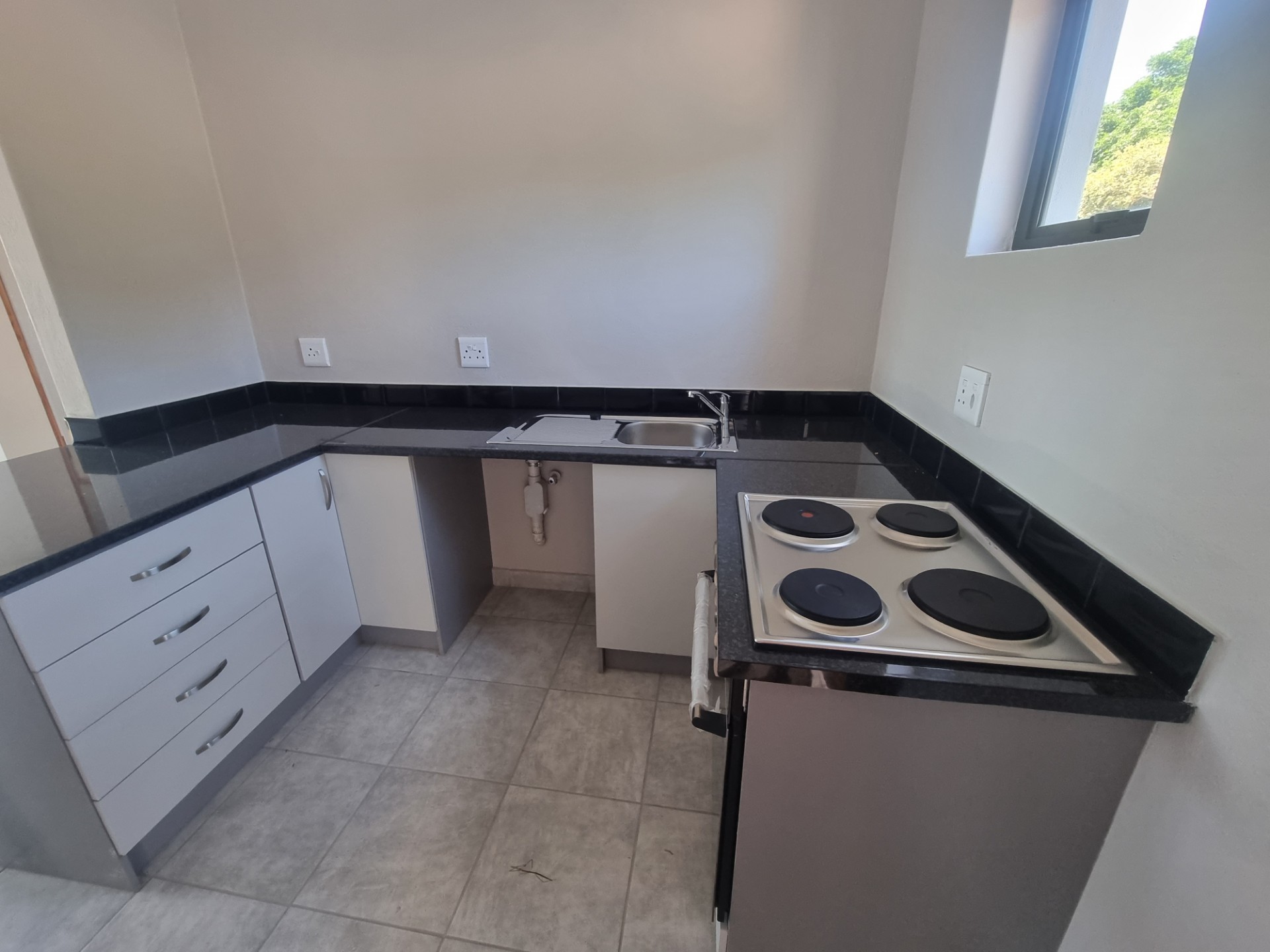 Apartment for sale in Stonehenge Ext 1, Stonehenge, Nelspruit, 61 m²