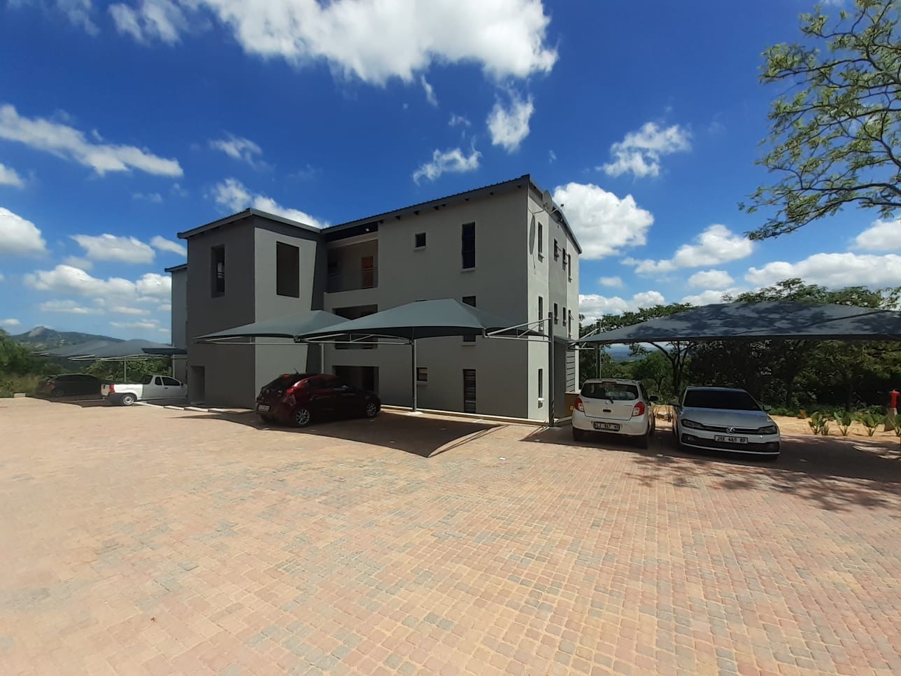 Apartment for sale in Stonehenge Ext 1, Stonehenge, Nelspruit, 61 m²