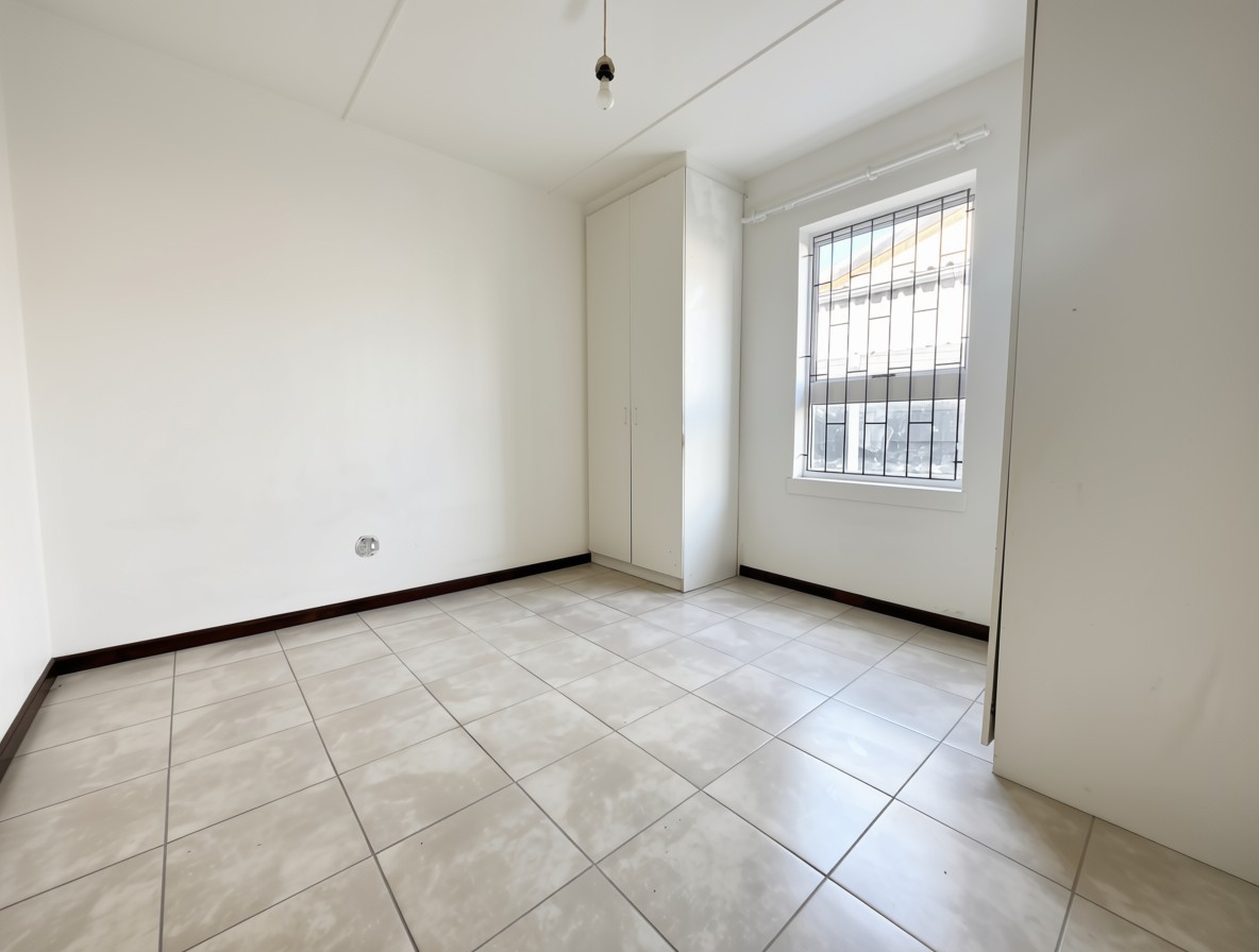 Duplex for rent in Maitland, Cape Town, 71 m²