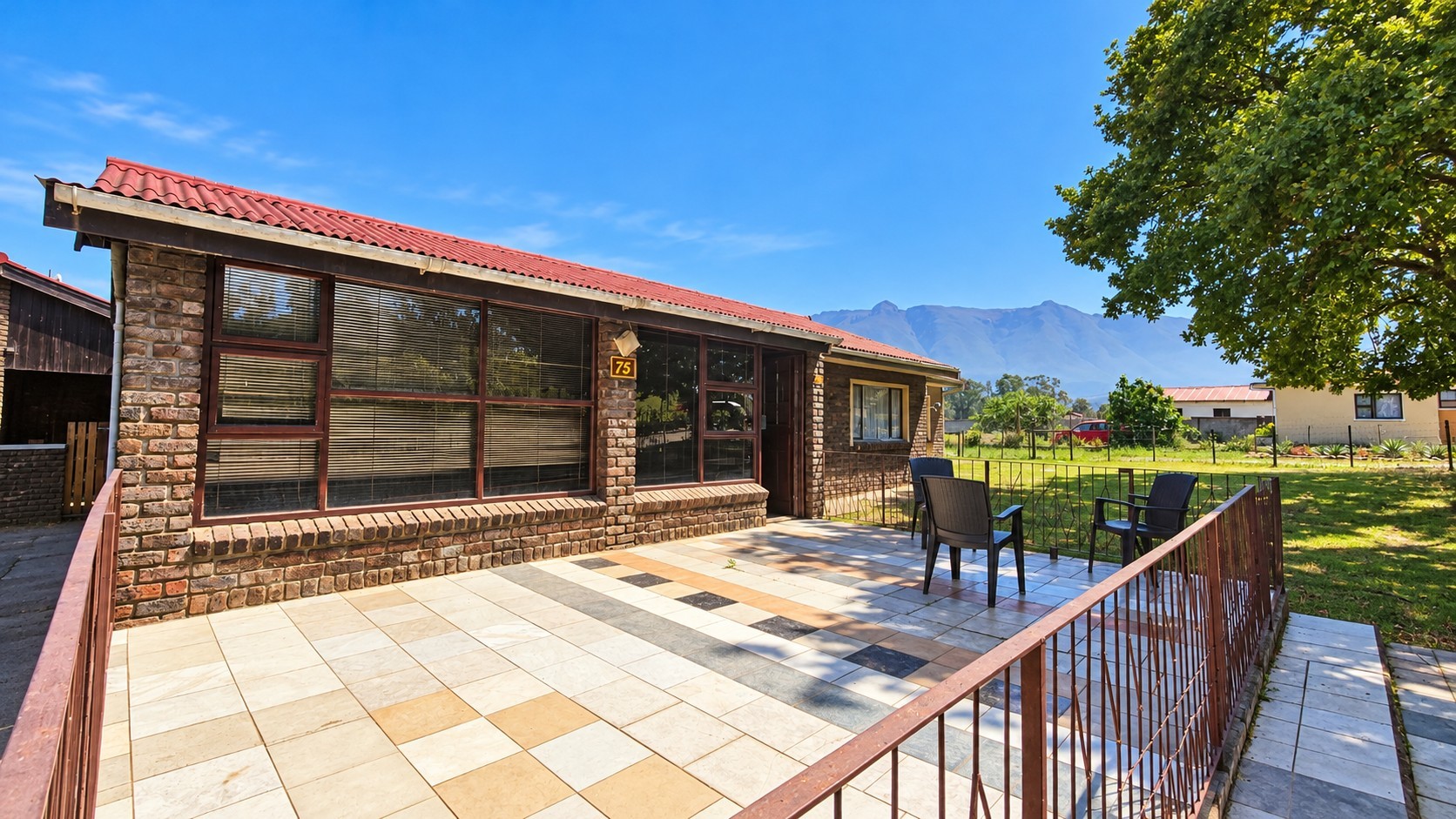 House for sale in Swellendam, 1200 m²